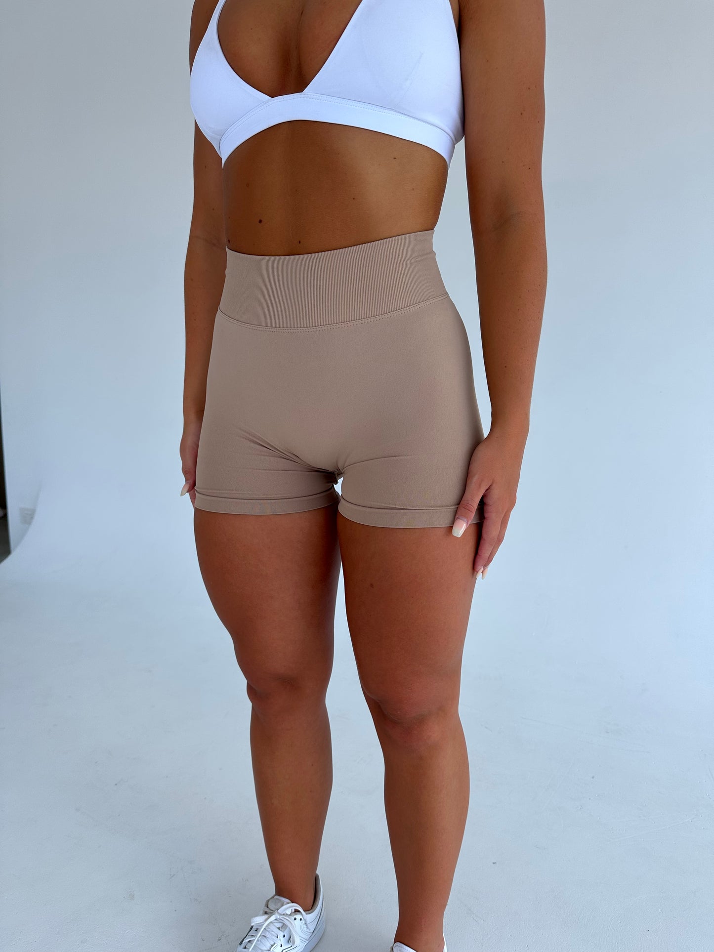Essential shorts - BEIGE