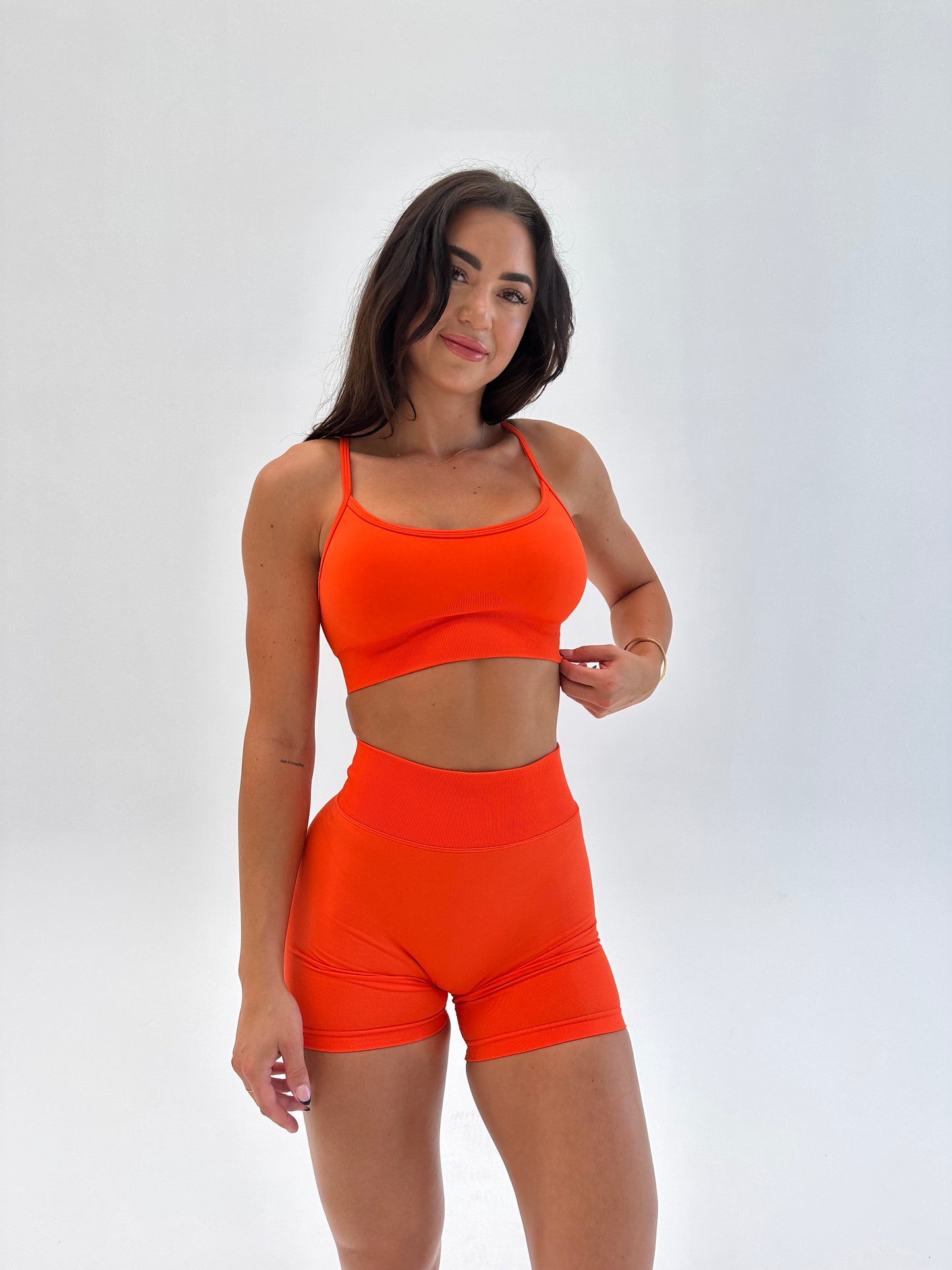 Universal crop - LAVA