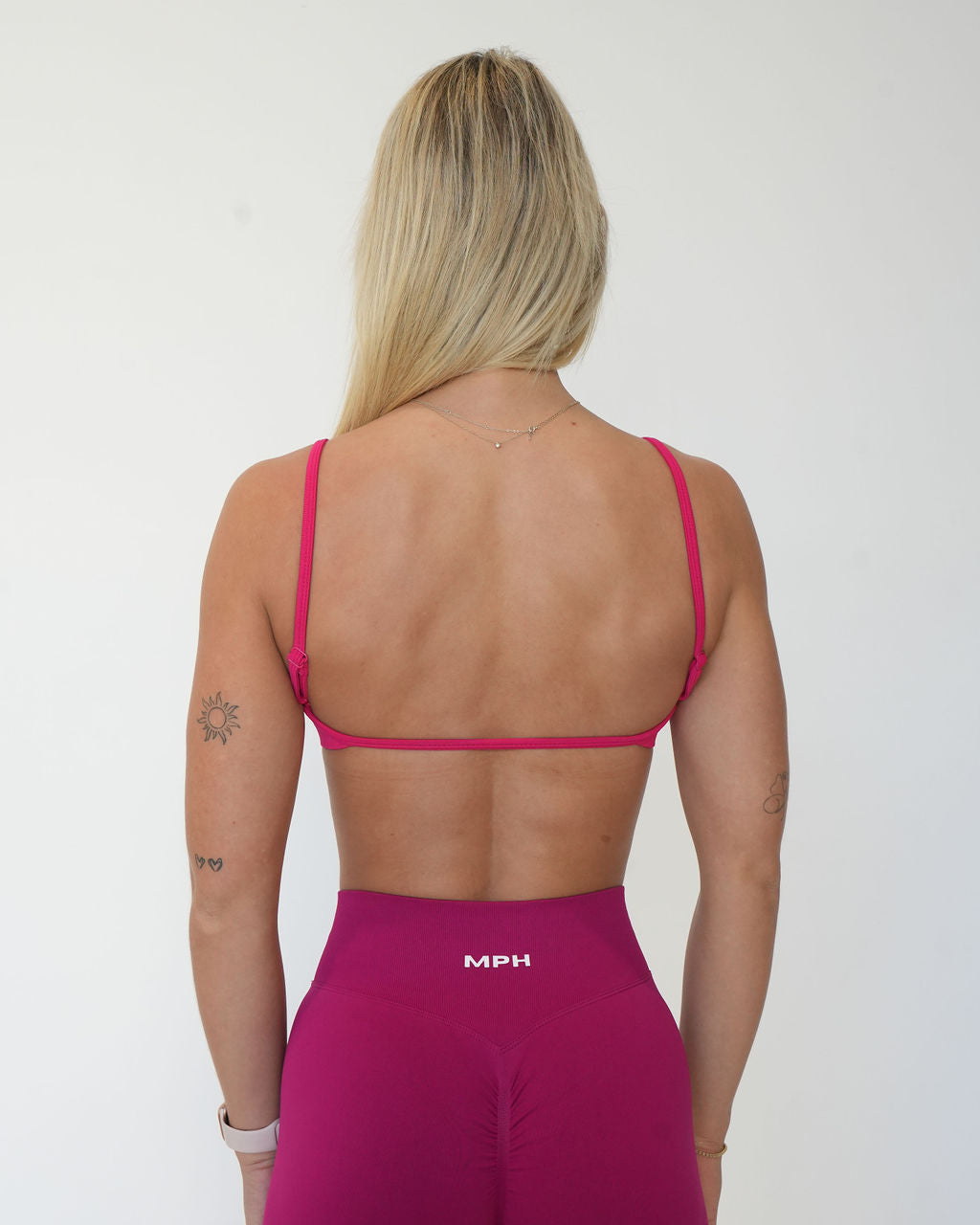 Contour Crop - BERRY