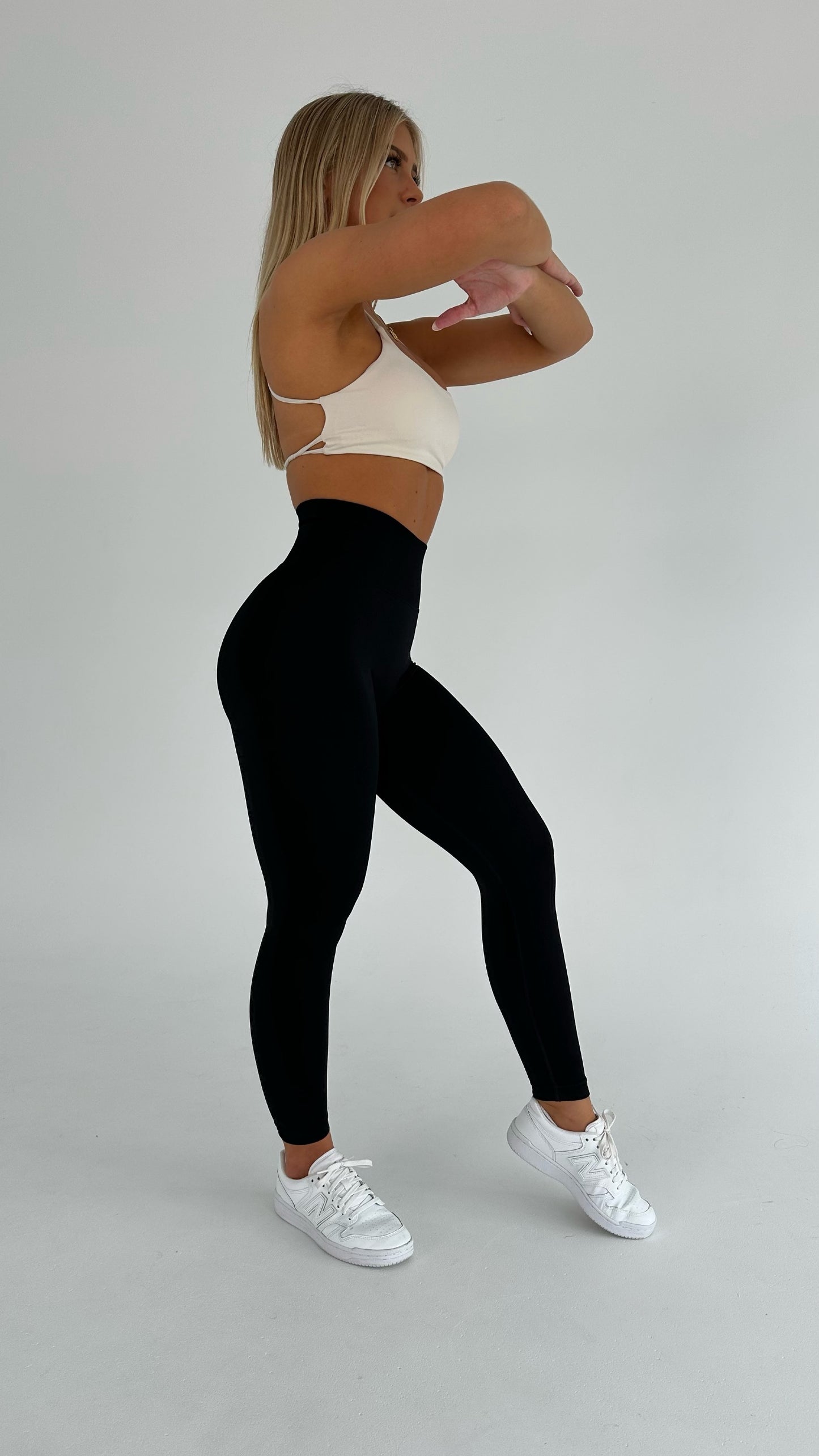 Essential Leggings - BLACK